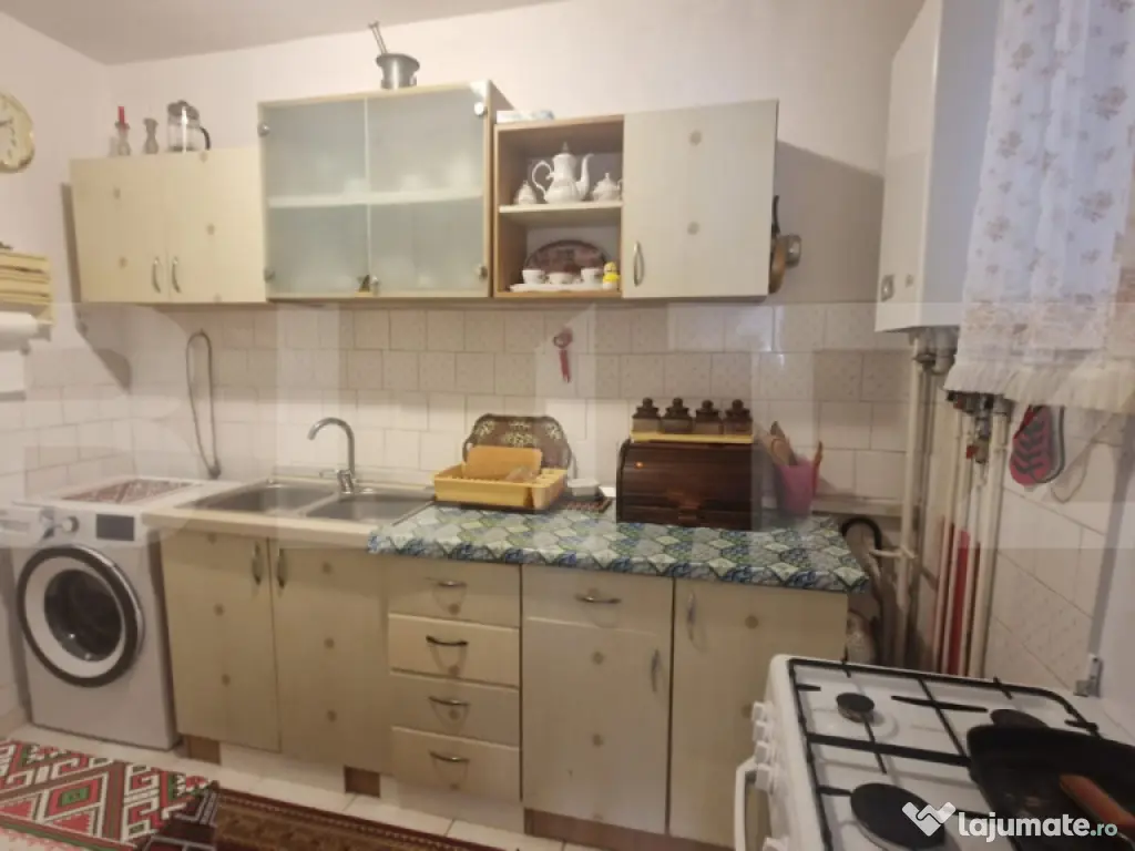 Apartament cu 2 camere, etaj intermediar, luminos, circular