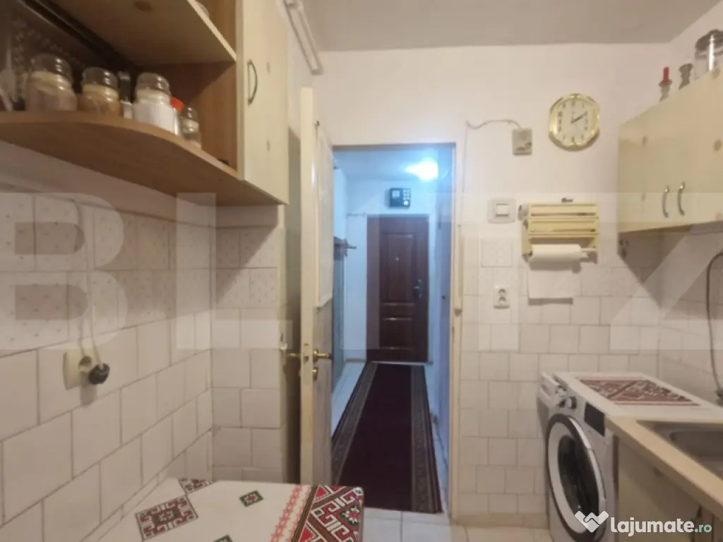 Apartament cu 2 camere, etaj intermediar, luminos, circular