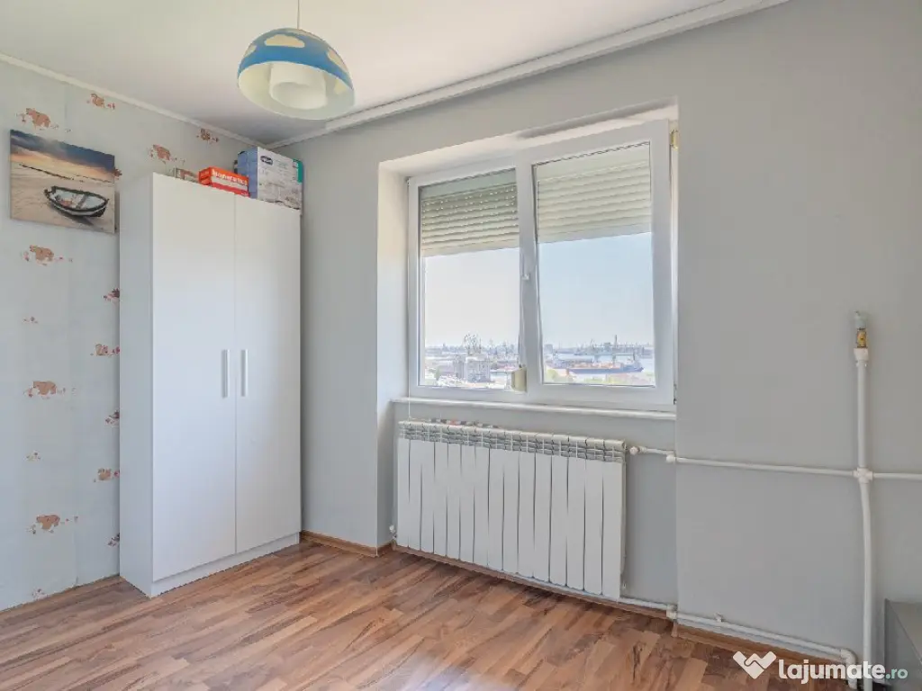 Apartament 3 camere | Piata Ovidiu | Vedere spre mare si por 