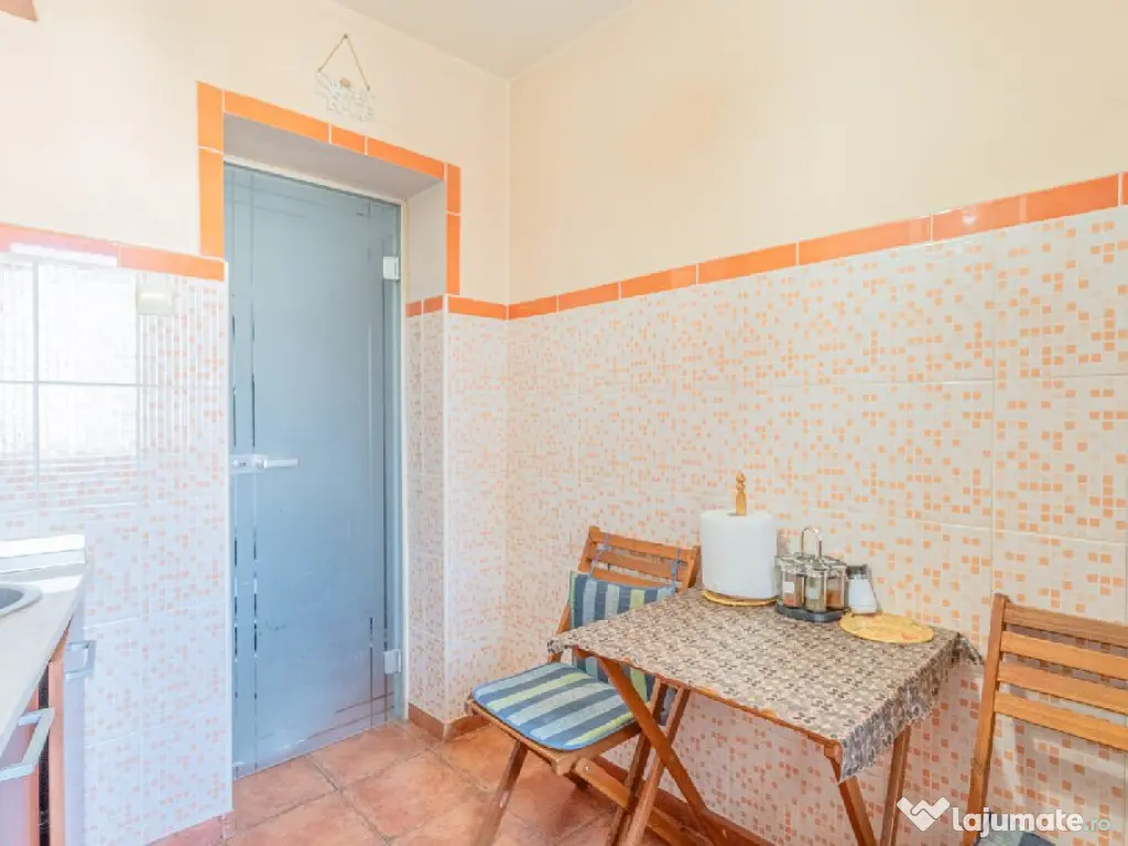 Apartament 3 camere | Piata Ovidiu | Vedere spre mare si por 