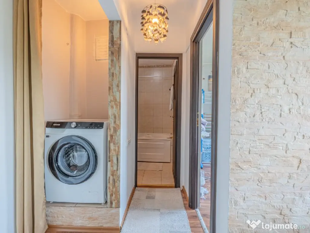 Apartament 3 camere | Piata Ovidiu | Vedere spre mare si por 