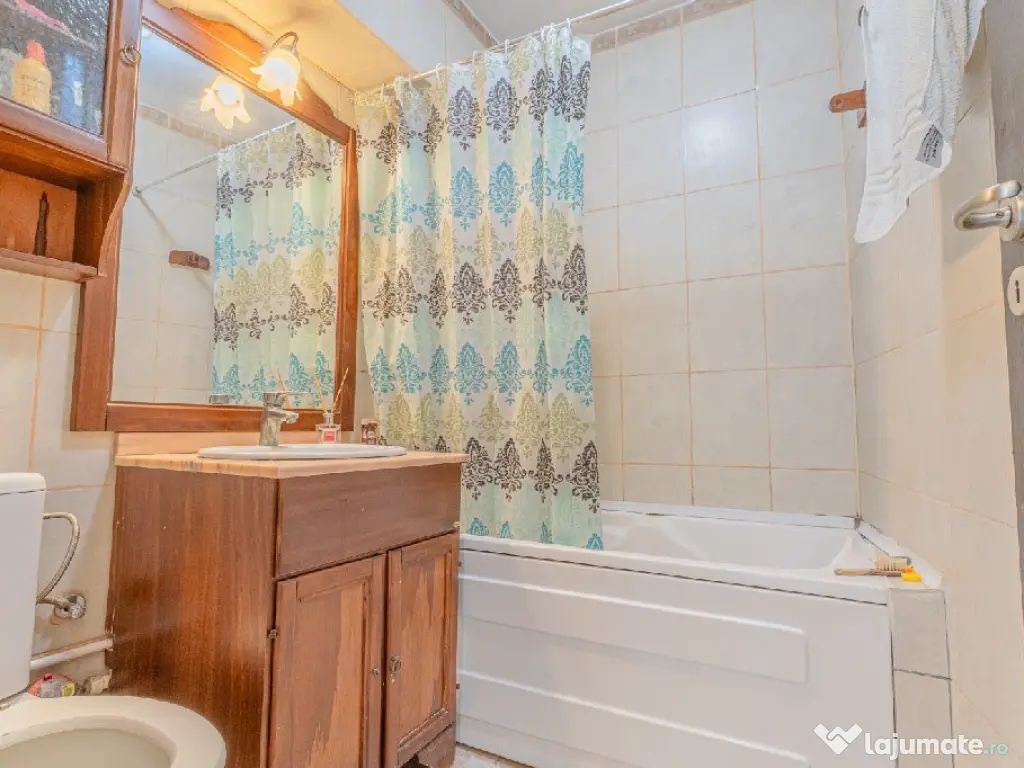 Apartament 3 camere | Piata Ovidiu | Vedere spre mare si por 