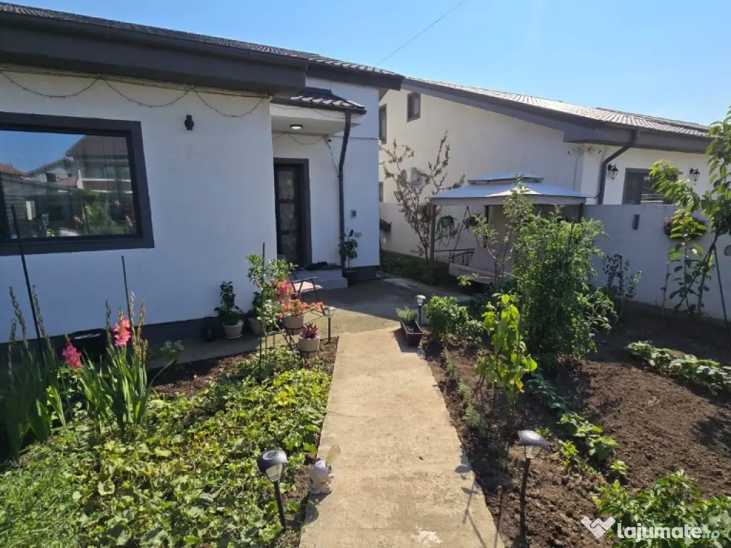 Casa P+ M cu placa intre etaje la cheie ,teren 340 mp