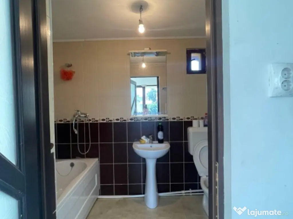 Casa 4 camere P+1E zona 3 Insule