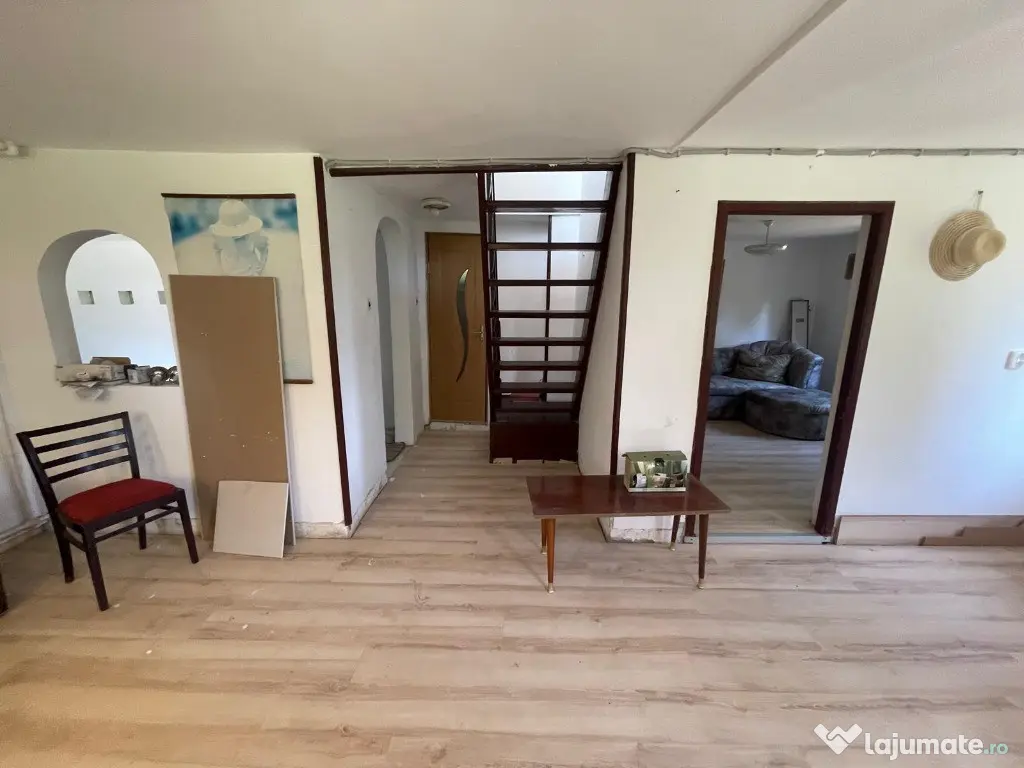 Casa 4 camere P+1E zona 3 Insule