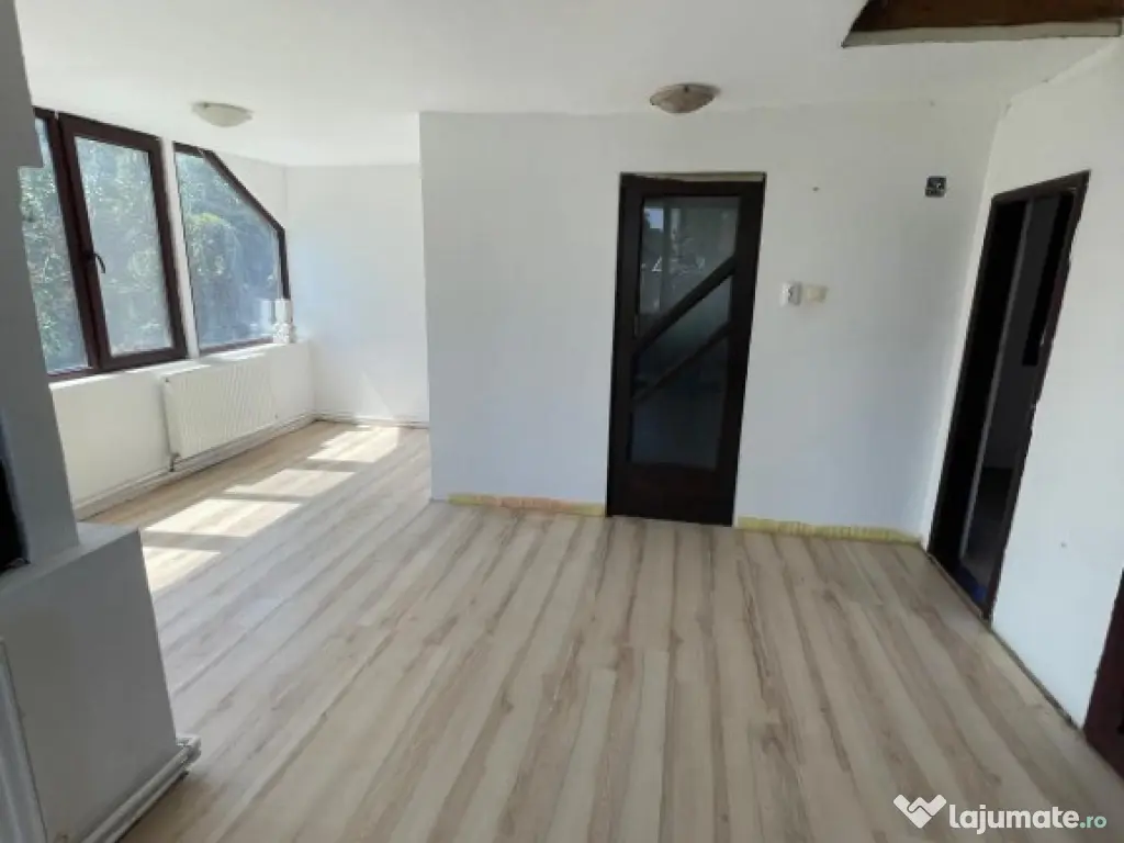 Casa 4 camere P+1E zona 3 Insule