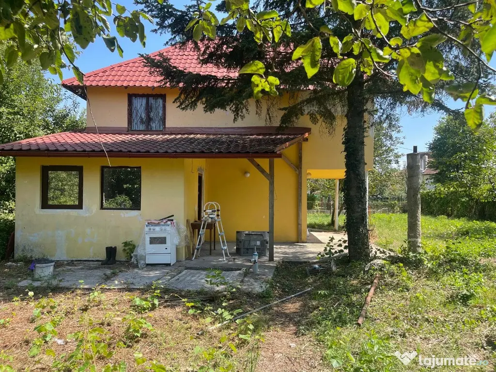 Casa 4 camere P+1E zona 3 Insule