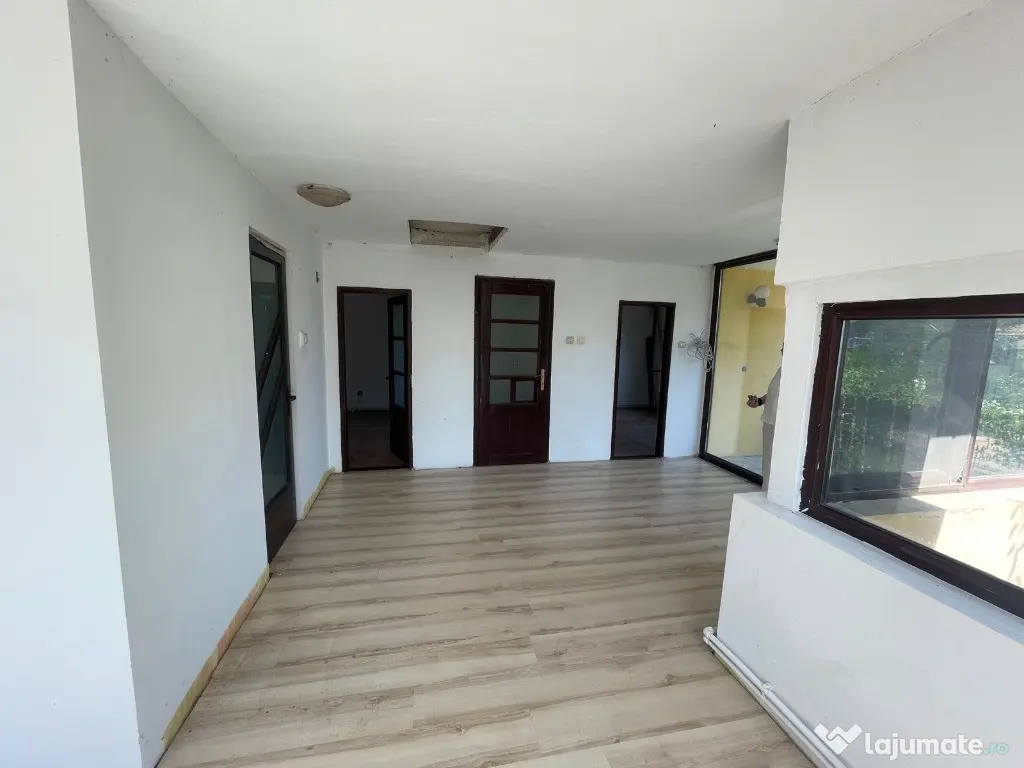 Casa 4 camere P+1E zona 3 Insule