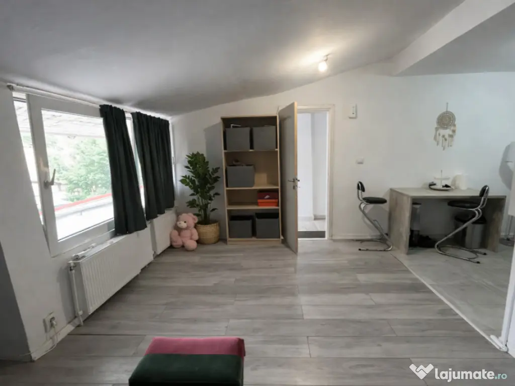 Apartament cu o cameră zona Lunei 