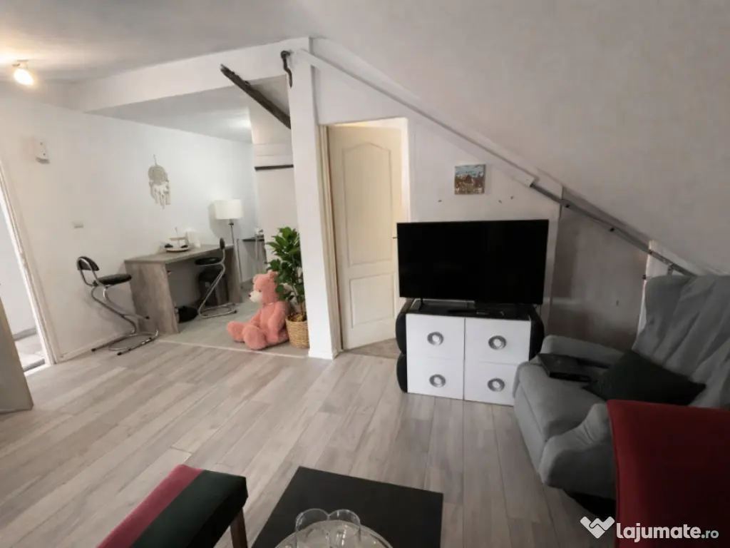 Apartament cu o cameră zona Lunei 