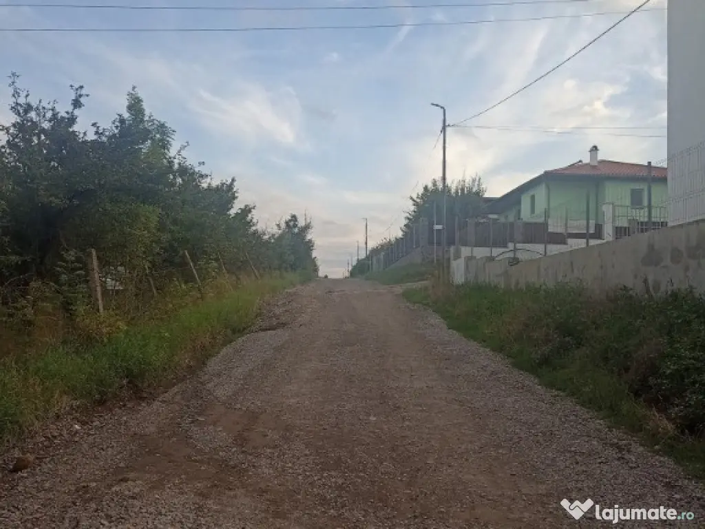 De vânzare terenuri intravilane pe strada Nucului în Sfântu Gheorghe