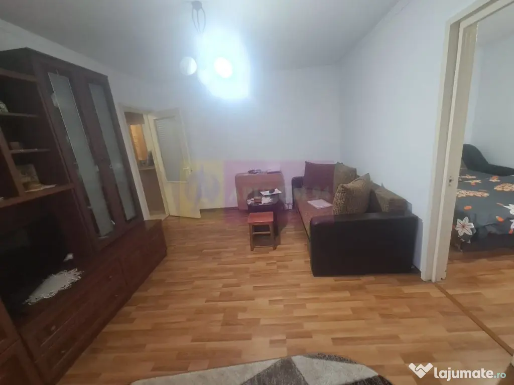 Apartament cu 2 camere de vanzare in Campina - Zona Cuza
