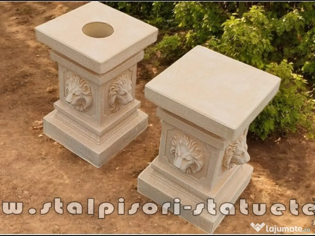 Soclu, stativ, cap de leu, galben patinat, model S84. 