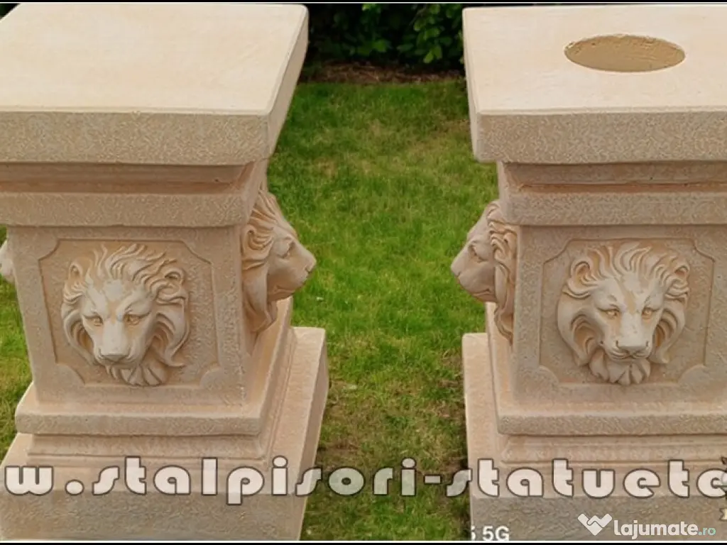 Soclu, stativ, cap de leu, galben patinat, model S84. 