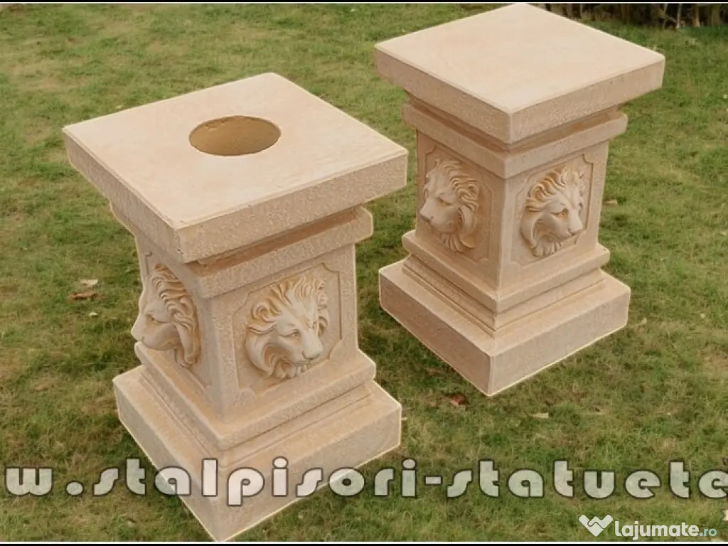 Soclu, stativ, cap de leu, galben patinat, model S84. 