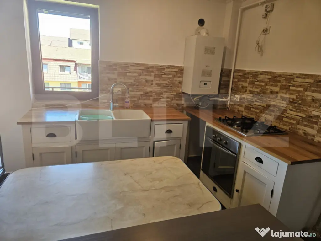 Apartament 3 camere spațios, cu pod amenajabil și parcare