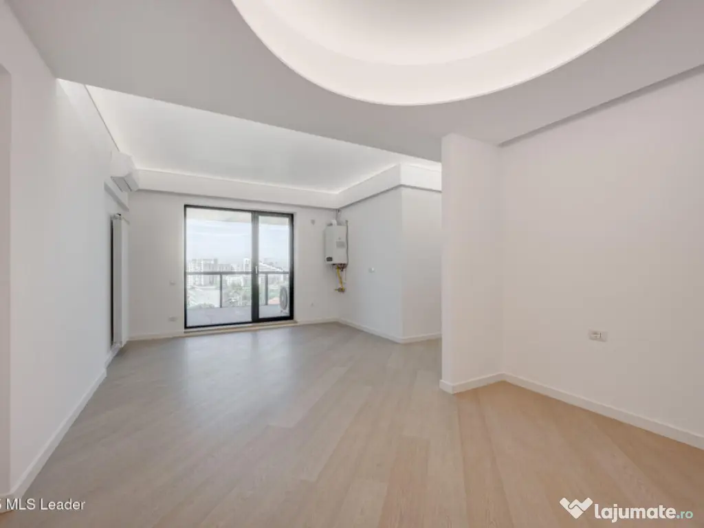 Apusul de la ultimul etaj din Cortina North | 3 camere | 