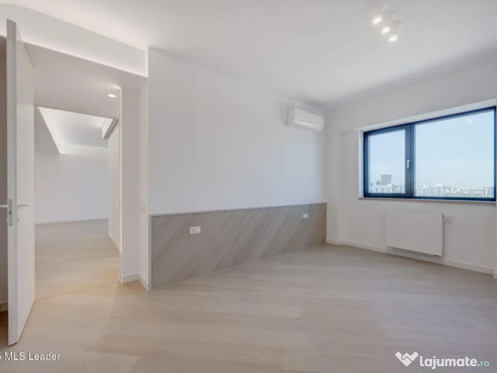 Apusul de la ultimul etaj din Cortina North | 3 camere | 