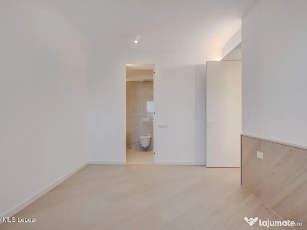 Apusul de la ultimul etaj din Cortina North | 3 camere | 