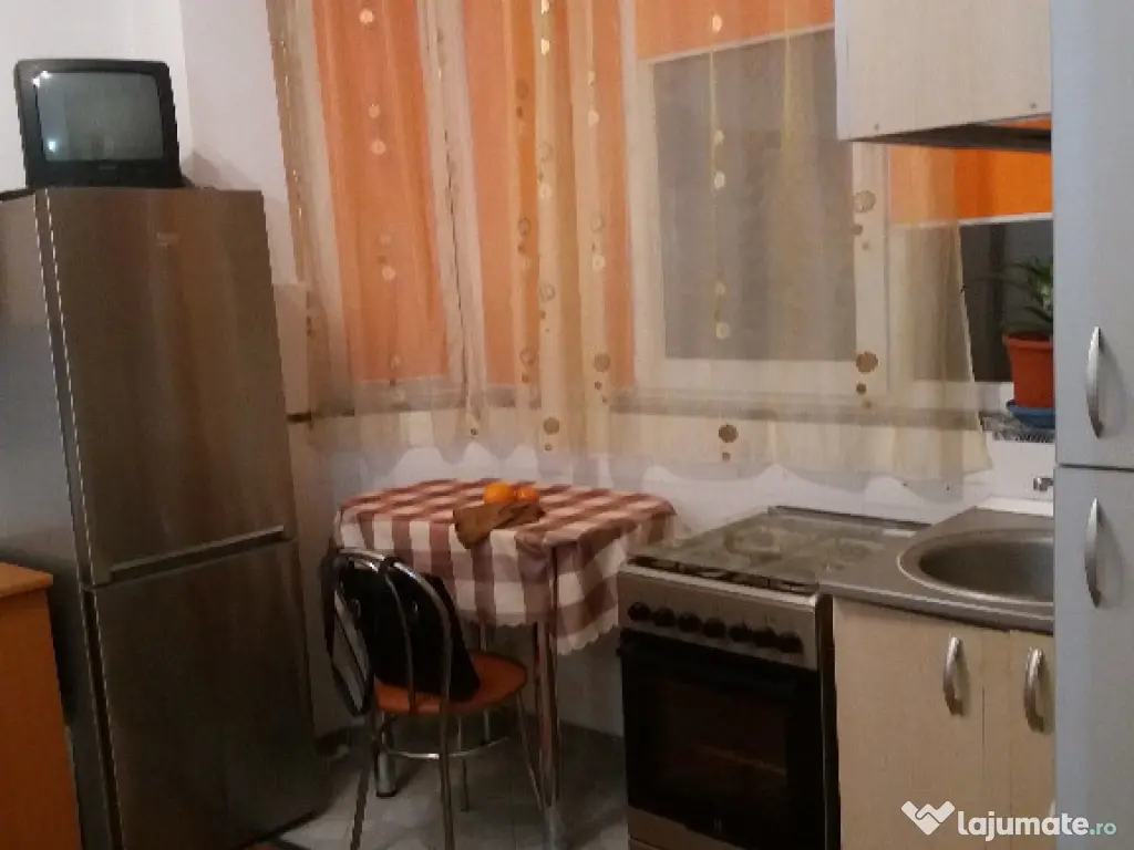 La 9 minute de Universitate, inchiriez garsoniera dubla 