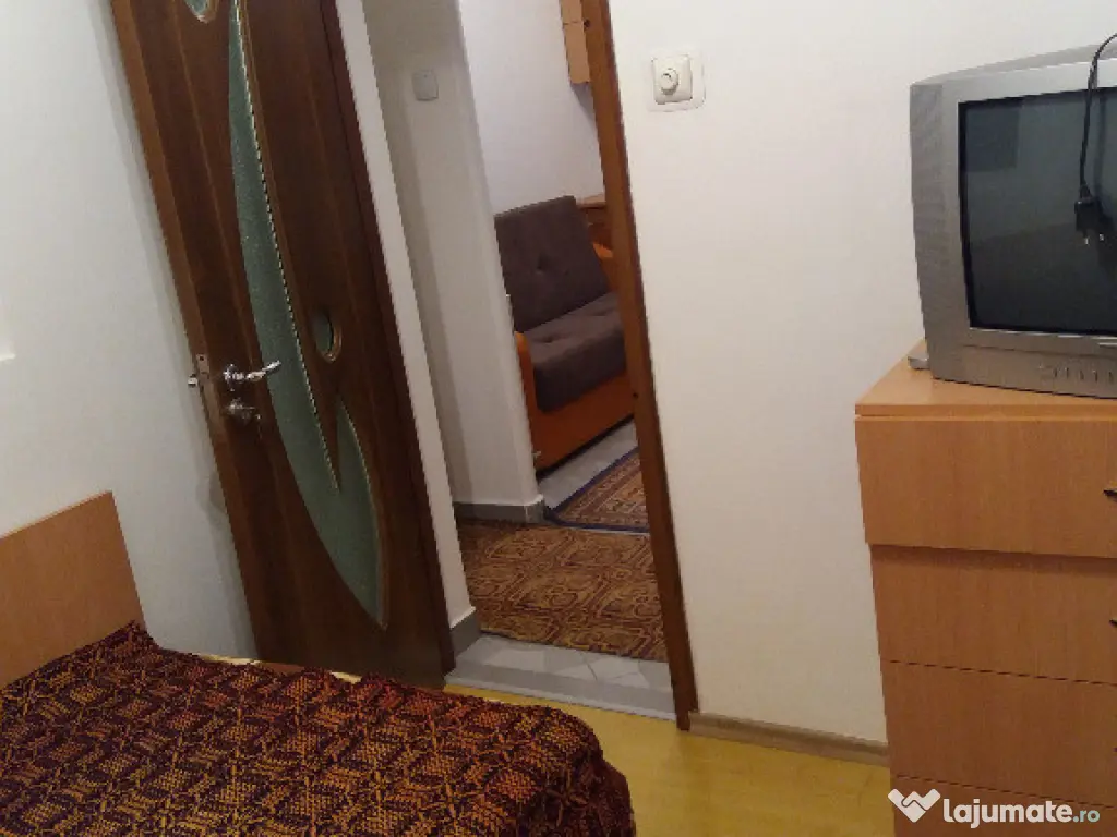 La 9 minute de Universitate, inchiriez garsoniera dubla 