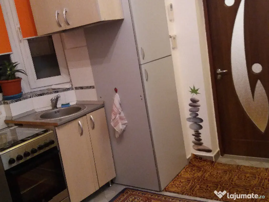 La 9 minute de Universitate, inchiriez garsoniera dubla 