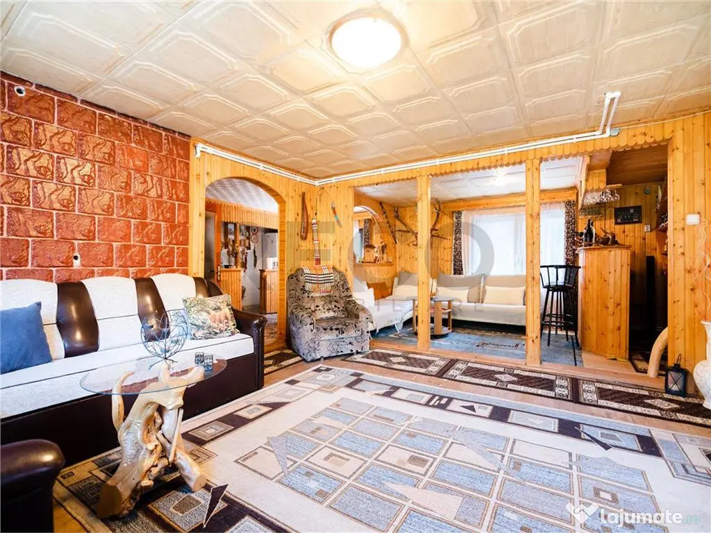 Pensiune cu 10 camere si 3700 mp teren, Arieseni