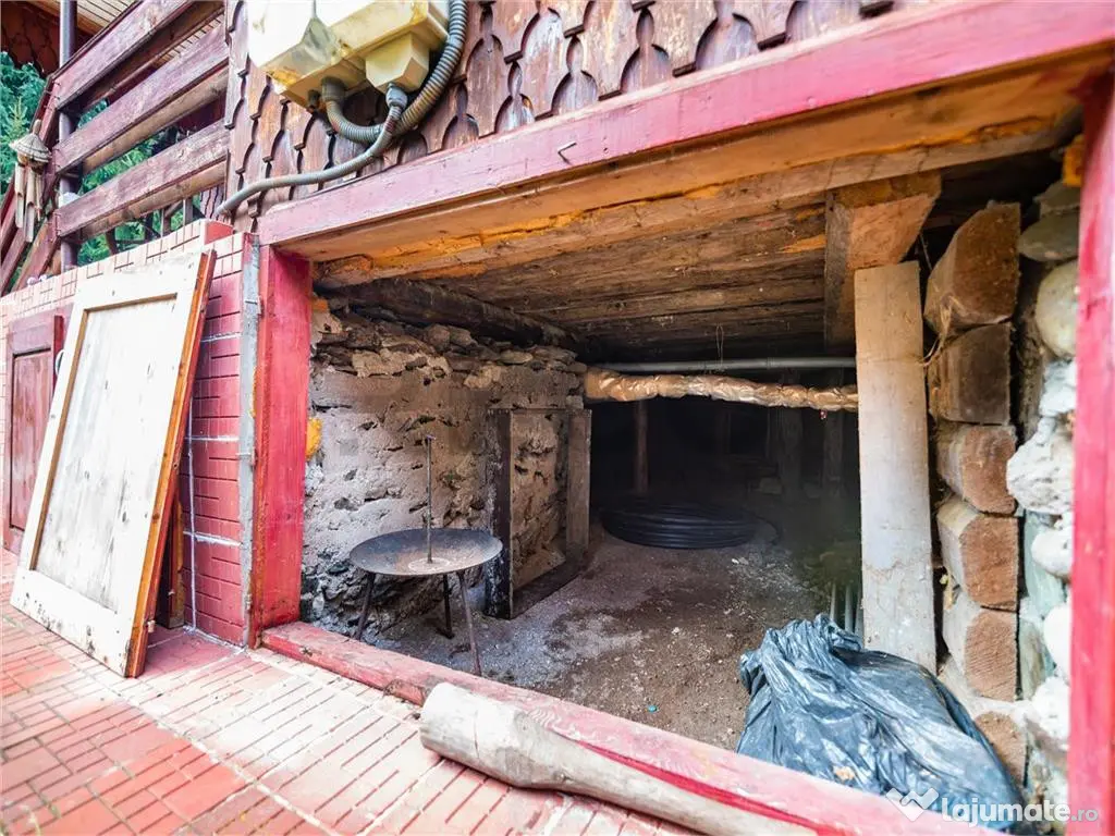 Pensiune cu 10 camere si 3700 mp teren, Arieseni