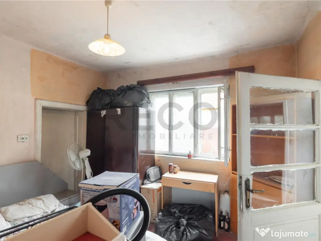 Casa renovabila cu teren de 620 mp in Cantemir 