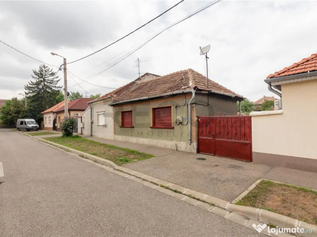 Casa renovabila cu teren de 620 mp in Cantemir 