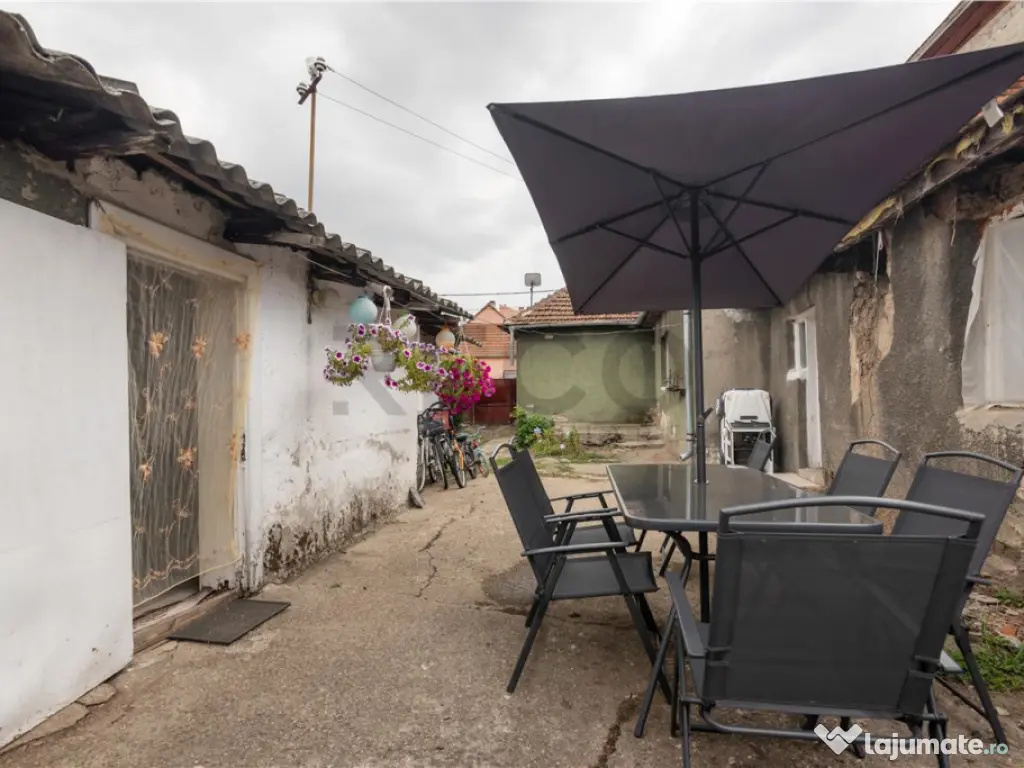 Casa renovabila cu teren de 620 mp in Cantemir 