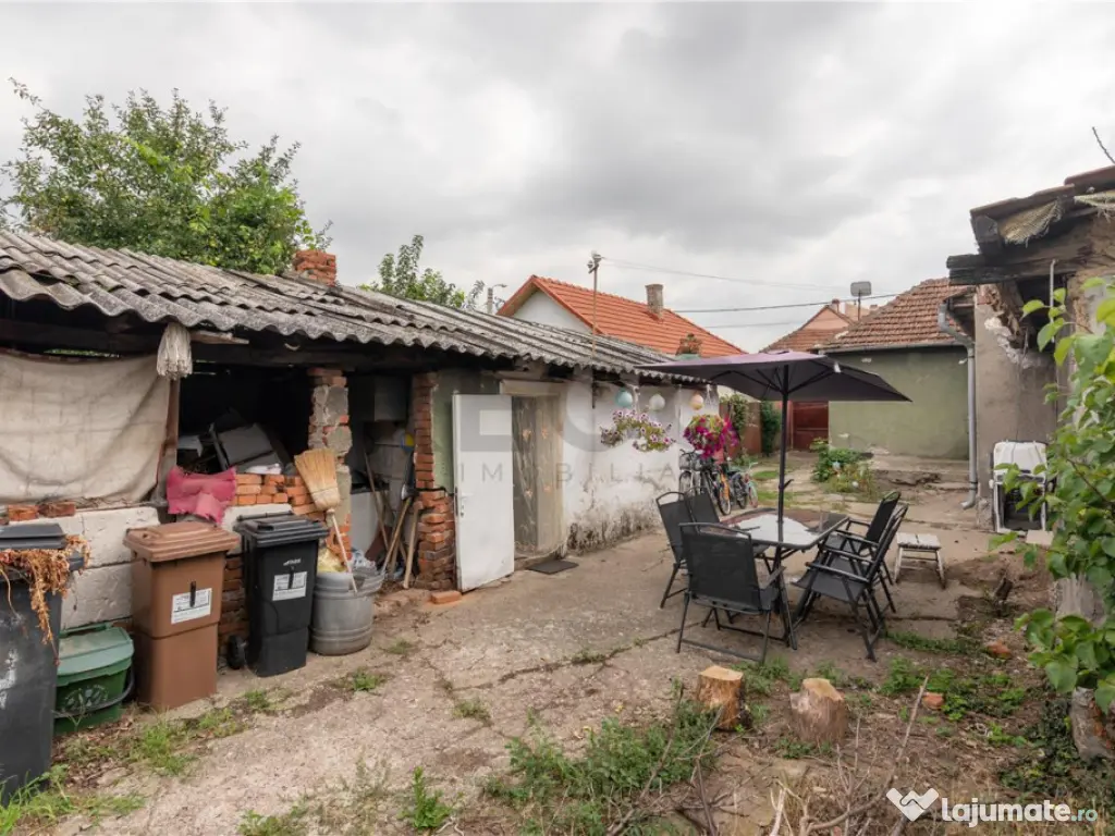 Casa renovabila cu teren de 620 mp in Cantemir 