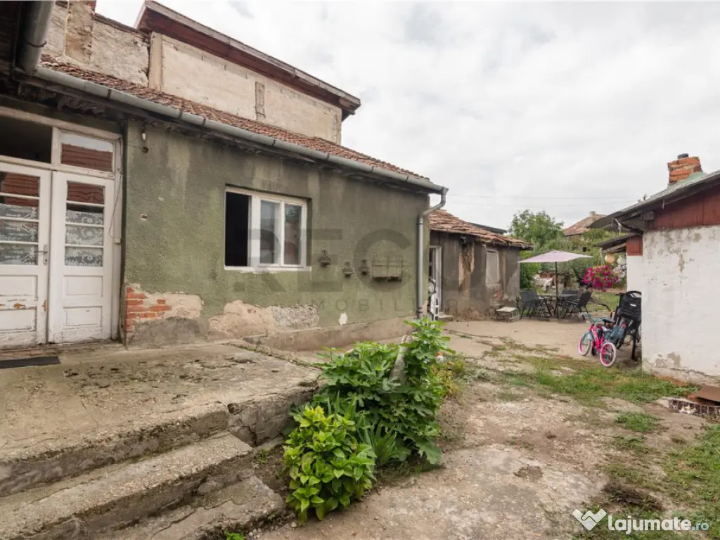Casa renovabila cu teren de 620 mp in Cantemir 