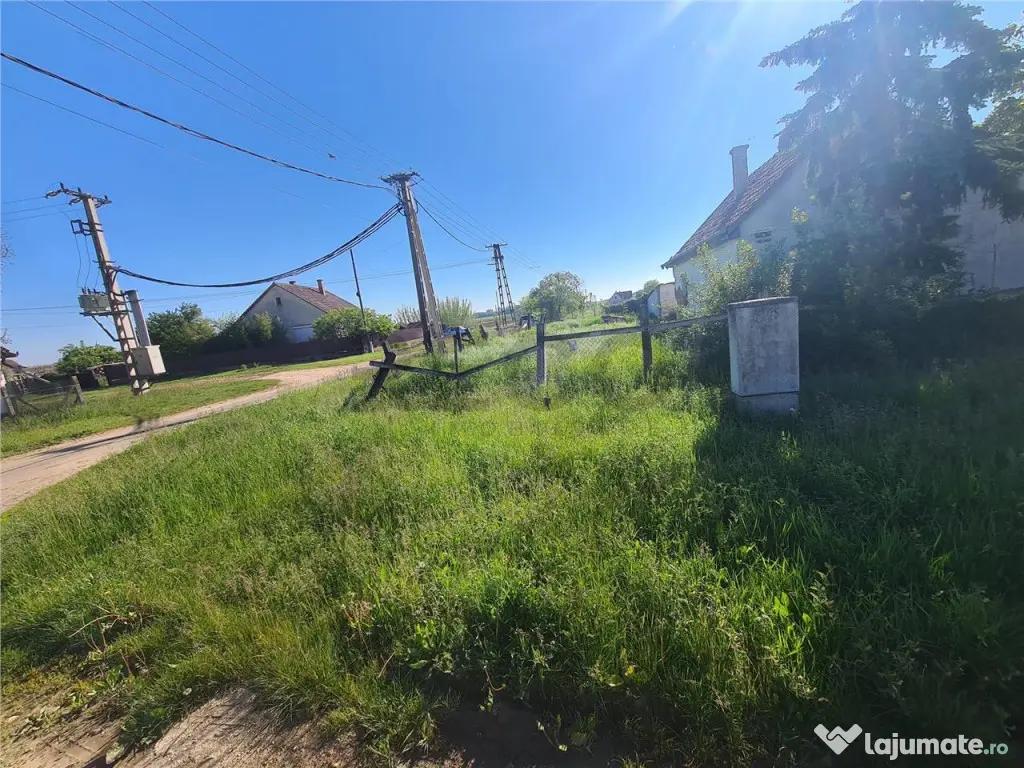 RECO Casa in Ungaria cu teren generos 