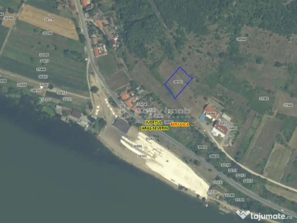 TEREN INTRAVILAN S-1500mp - Berzasca, jud. CS