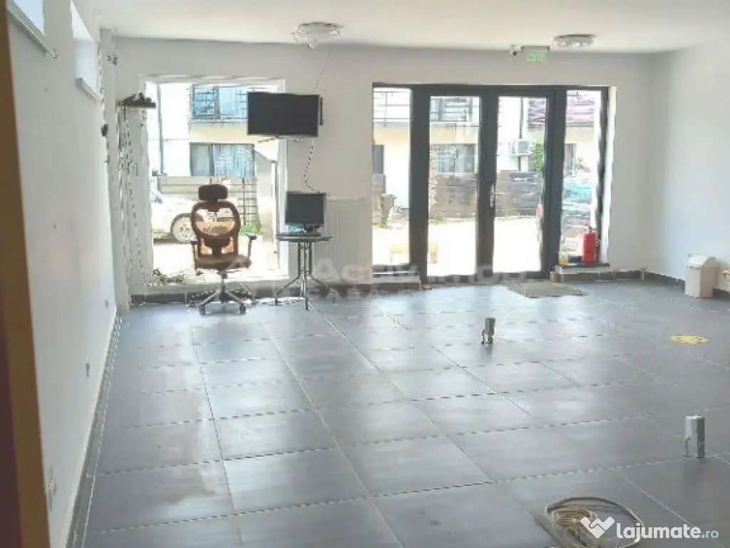 Spatiu comercial - Bragadiru-Leroy Merlin - 1300E- Comisio 