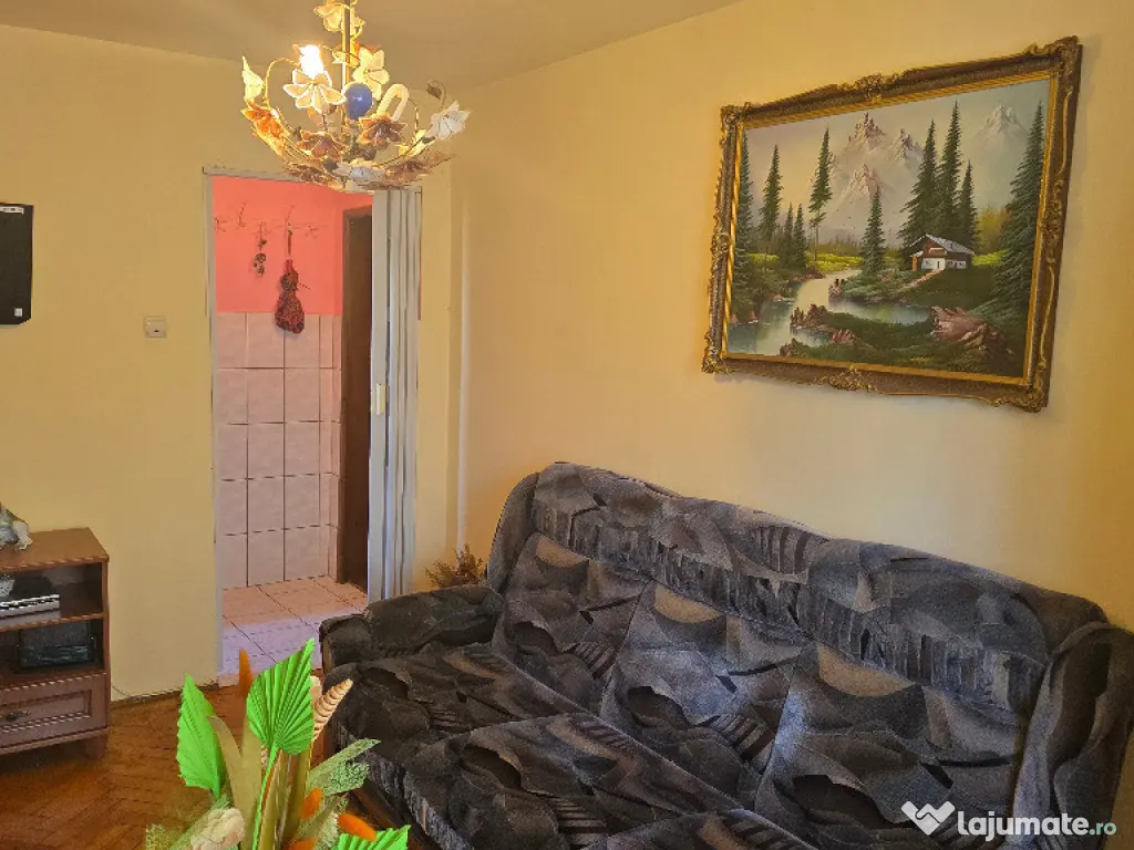 Vand apartament cu 2 camere in Deva, zona Dacia, etaj 2, mobilat, 