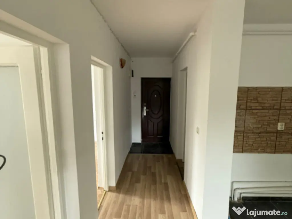 Apartament 3 camere, in casa tip vilă, cu terasă extinsă,