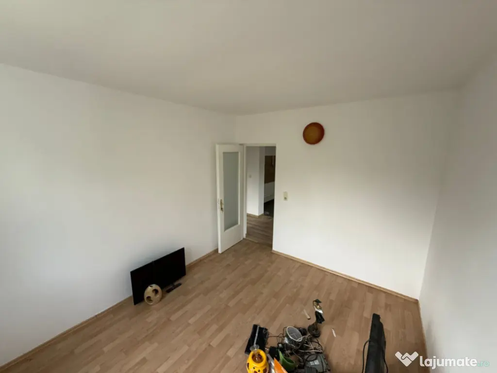 Apartament 3 camere, in casa tip vilă, cu terasă extinsă,