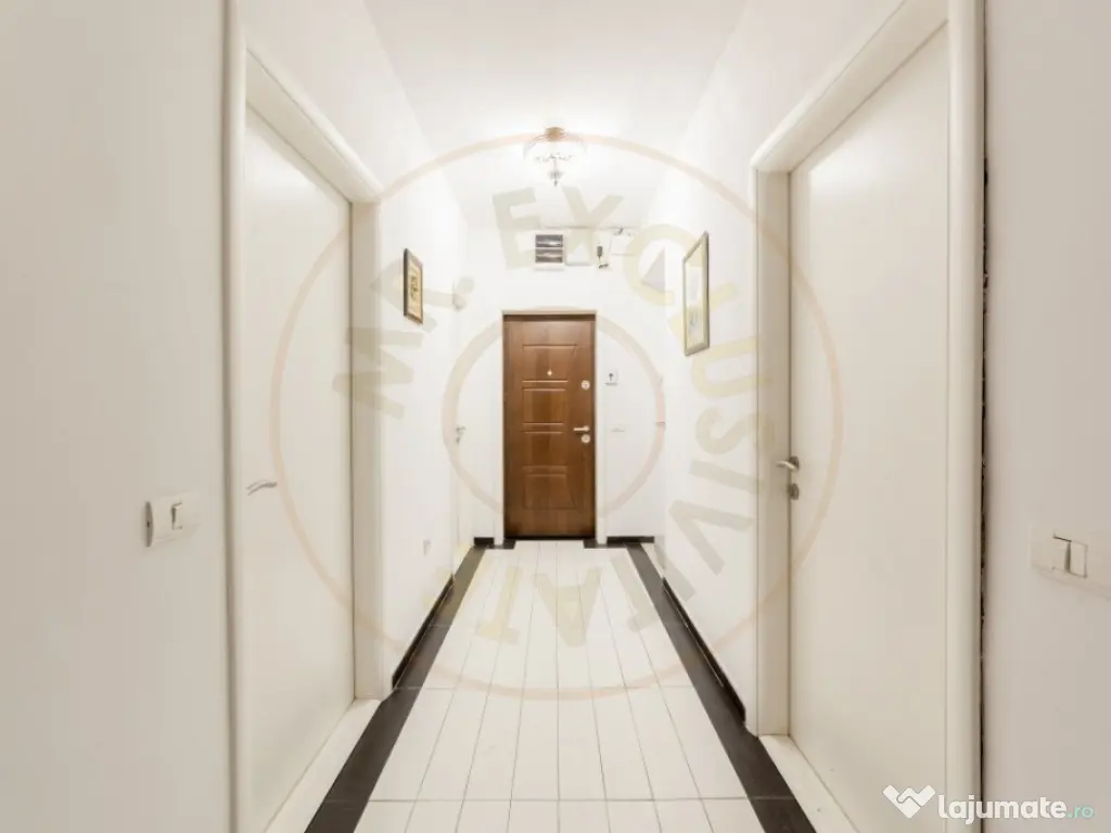 Vila zona Expo Parc - 2 apartamente, curte comuna 