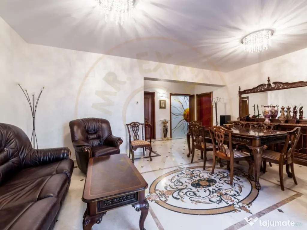 Vila zona Expo Parc - 2 apartamente, curte comuna 