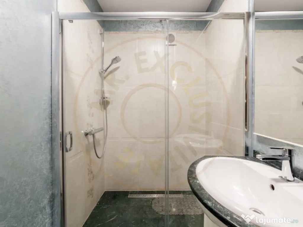 Vila zona Expo Parc - 2 apartamente, curte comuna 