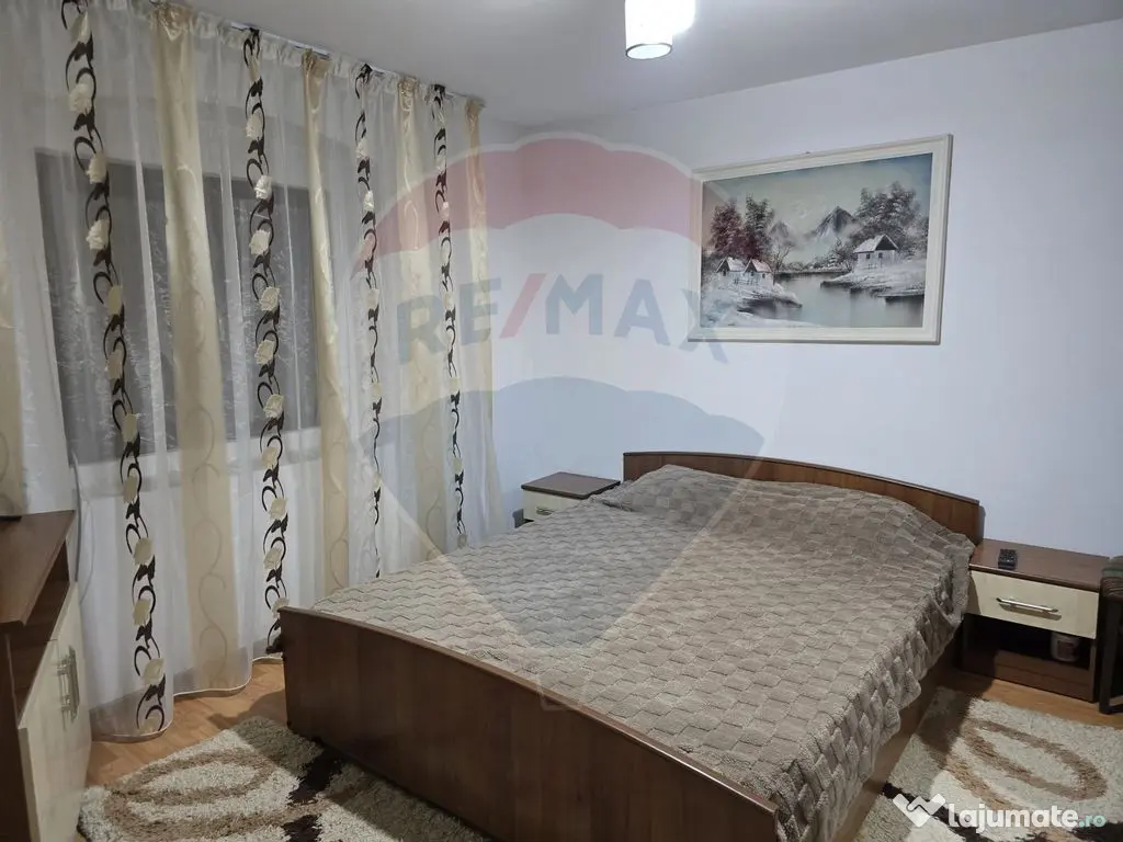 Casă / Vilă cu 5 camere de vânzare 