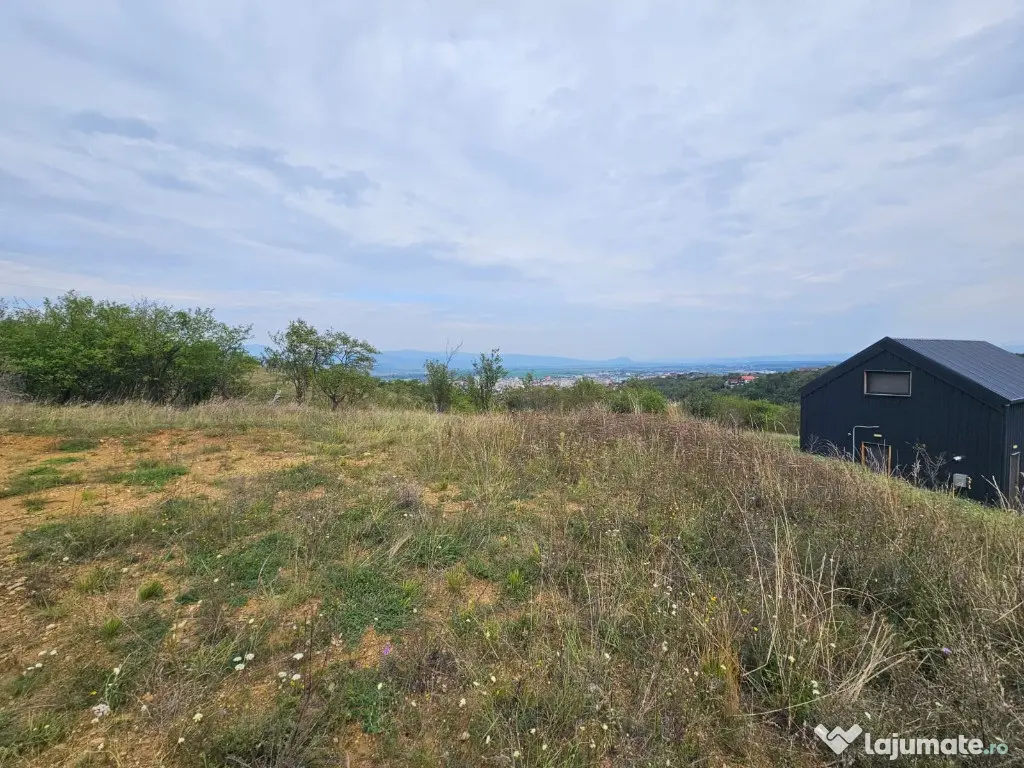 Teren exclusivist cu vedere panoramica 