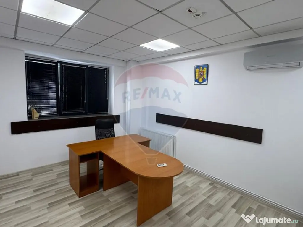 DE ÎNCHIRIAT – Spațiu de birou 50 mp în complexul Re...