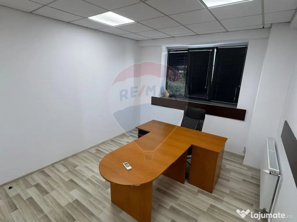 DE ÎNCHIRIAT – Spațiu de birou 50 mp în complexul Re...