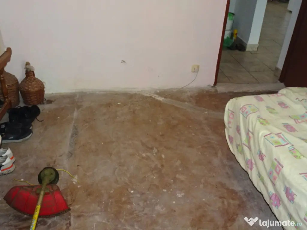 Vand apartament de 3 camere decomandat Deva, etaj 2, Micro 15, mobilat