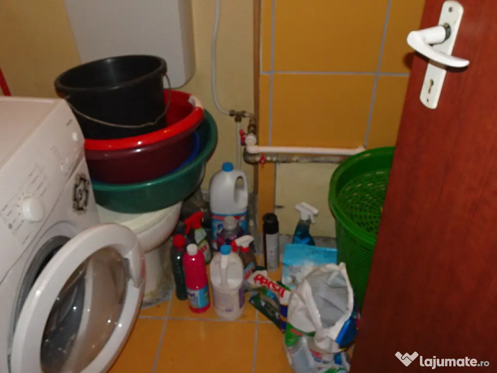 Vand apartament de 3 camere decomandat Deva, etaj 2, Micro 15, mobilat