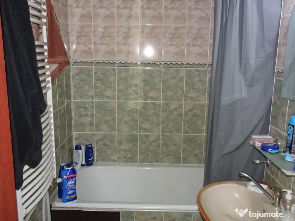 Vand apartament de 3 camere decomandat Deva, etaj 2, Micro 15, mobilat