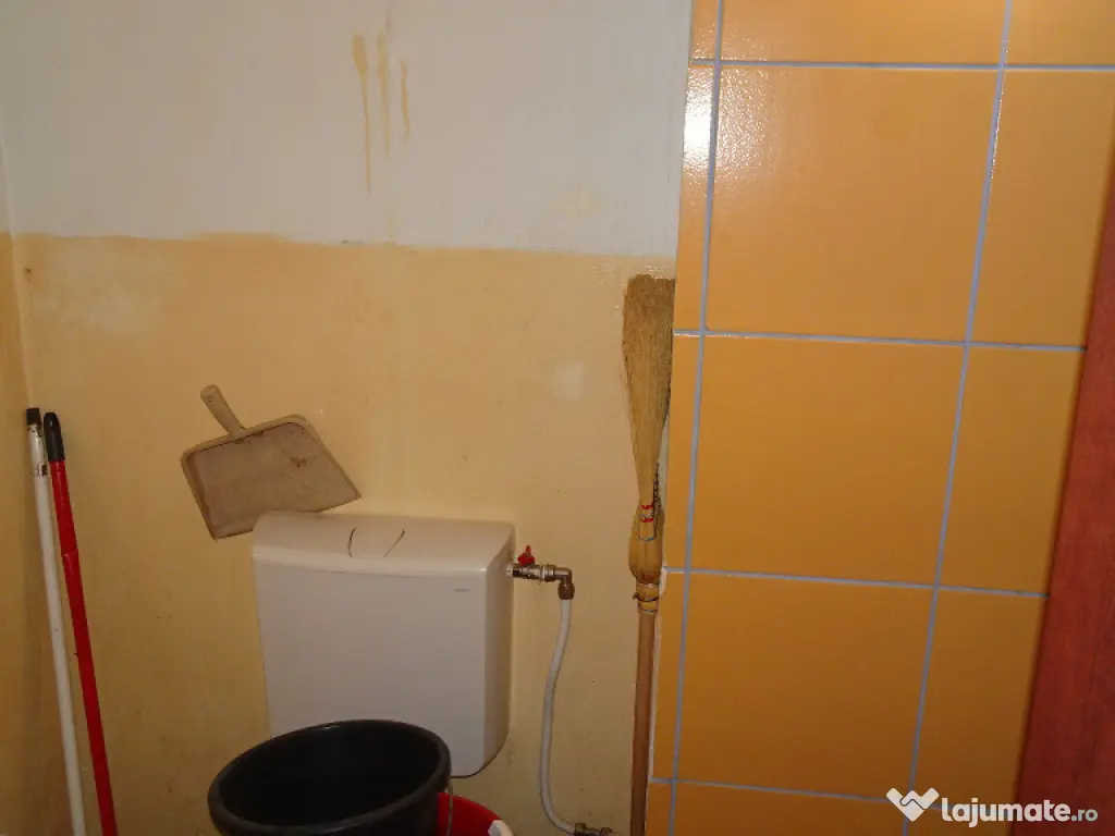 Vand apartament de 3 camere decomandat Deva, etaj 2, Micro 15, mobilat